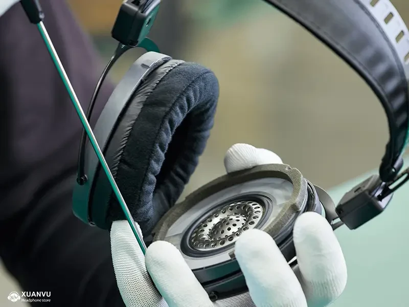 Tai nghe Audio-Technica ATH-R70xa lắp ráp