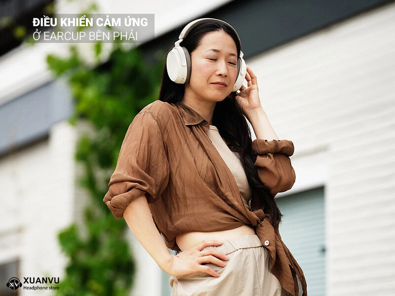 Tai nghe Sennheiser Momentum 4 Wireless điều khiển cảm ứng