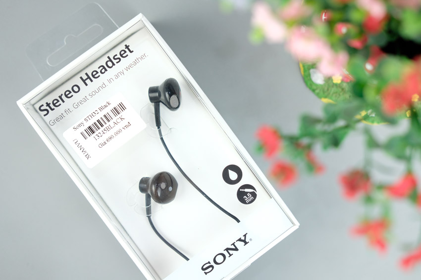 Sony STH32 mở hộp EarPod được Sony sản xuất