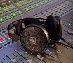 Tai nghe Audio Technica ATH-R70x